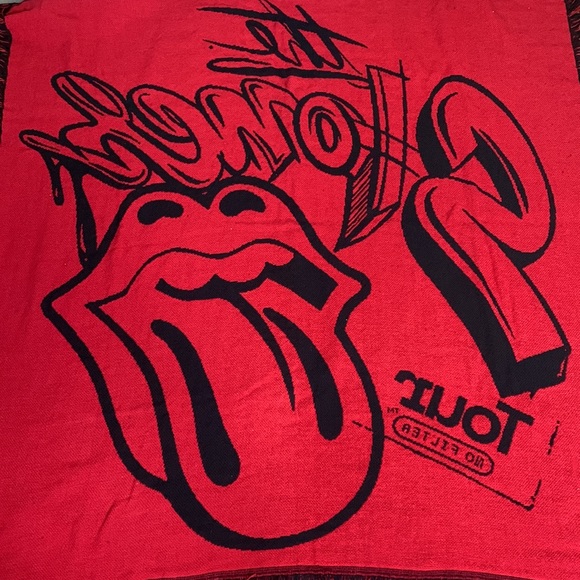 The Rolling Stones | Authentic Large Black & Red TOUR TM Mouth Fringed Blankets - Picture 5 of 8
